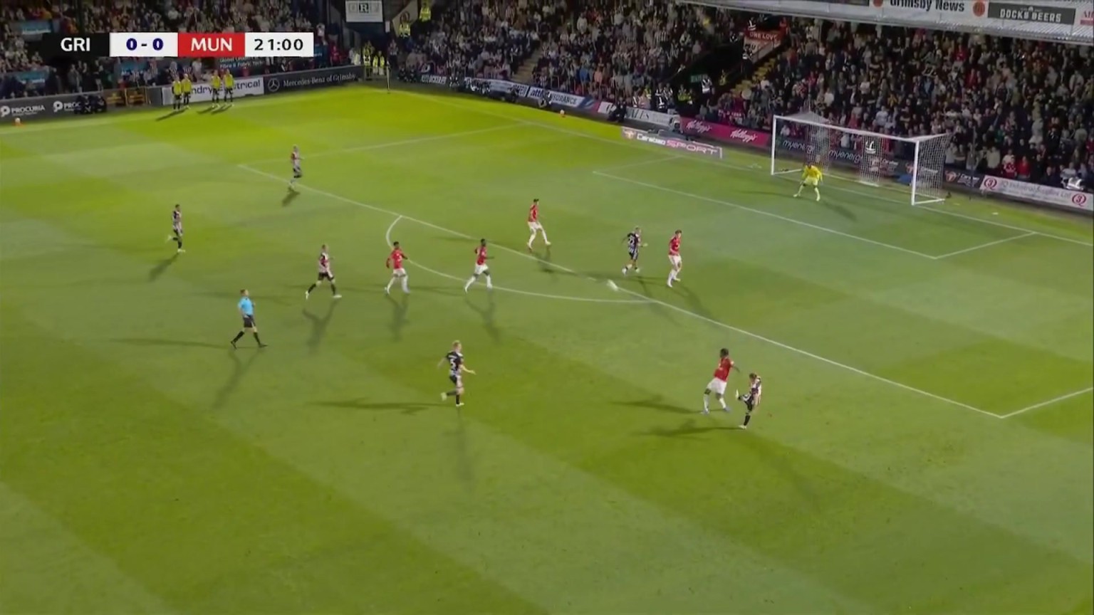 曼联0-1落后英乙球队！阿玛德停球失误被断球，格林斯比反击破门