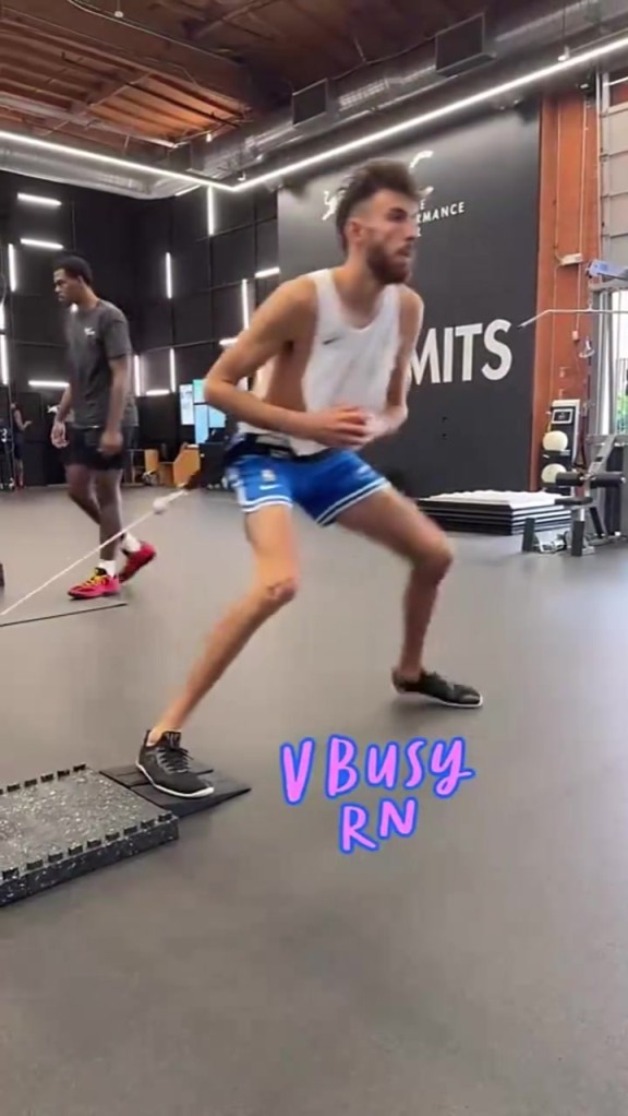 训练不能丢！切特在健身房挥汗如雨！最后这个林肯像太逗了！