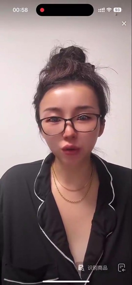 真是奉子成婚？！张曼源此前直播透露：已经结婚~晚睡对不好