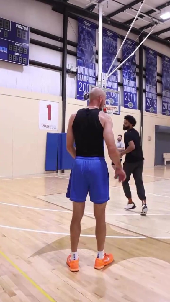 冠军拼图！卡鲁索休赛期苦练三分！