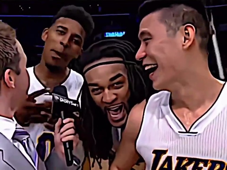 科比看到后一脸无语！林书豪在湖人时 赢球后和队友们忘情庆祝！