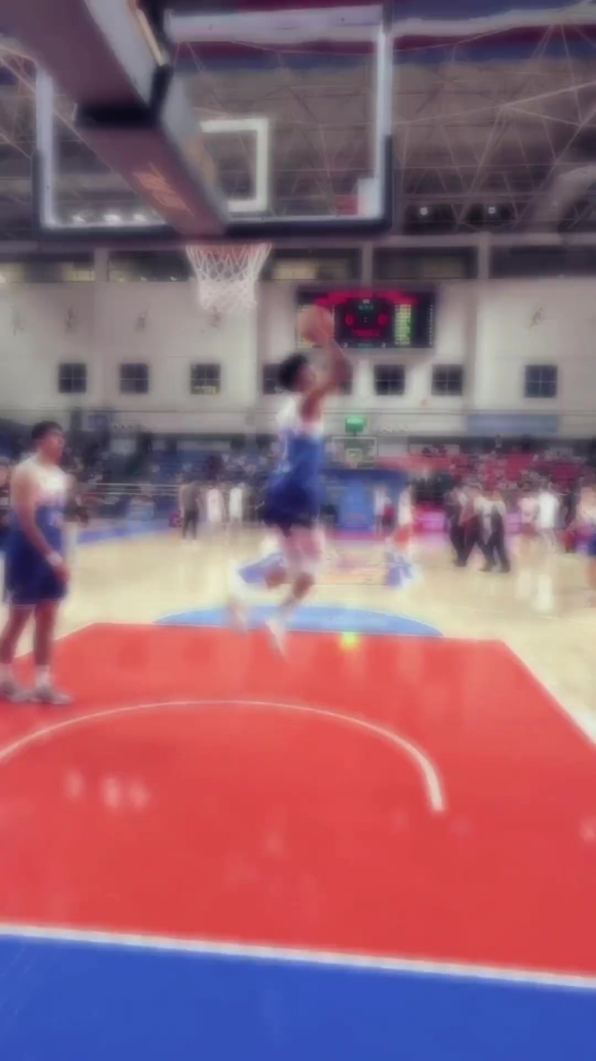 冯傲这天赋真的炸裂，新赛季应该能进入新疆队一队