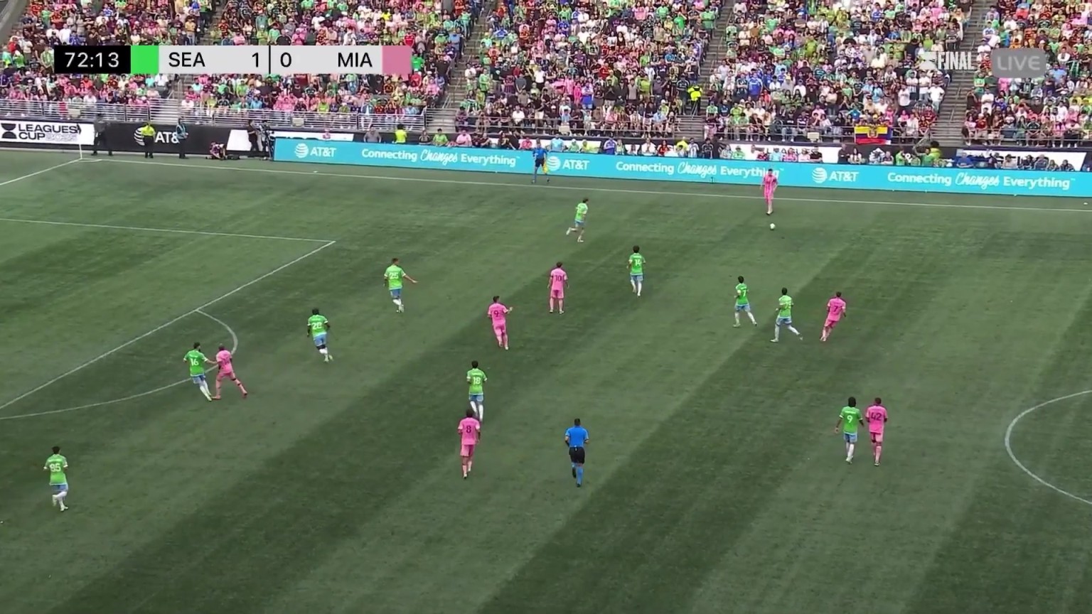 西雅图前锋逆天踢疵单刀！布斯克茨实在是追不上啊