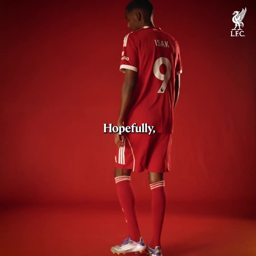 利物浦官方发视频配文：他在这里！