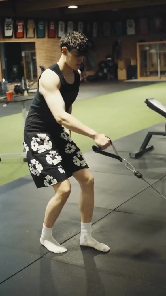 季前赛期待你表演！曾凡博在菲尼克斯恢复训练的一些片段