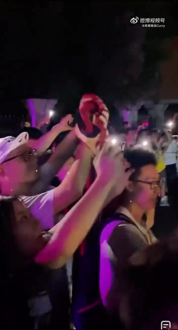 横冲直撞似GTA情节，詹姆斯球迷深夜上演“追车大战”，始终将安全意识抛在脑后