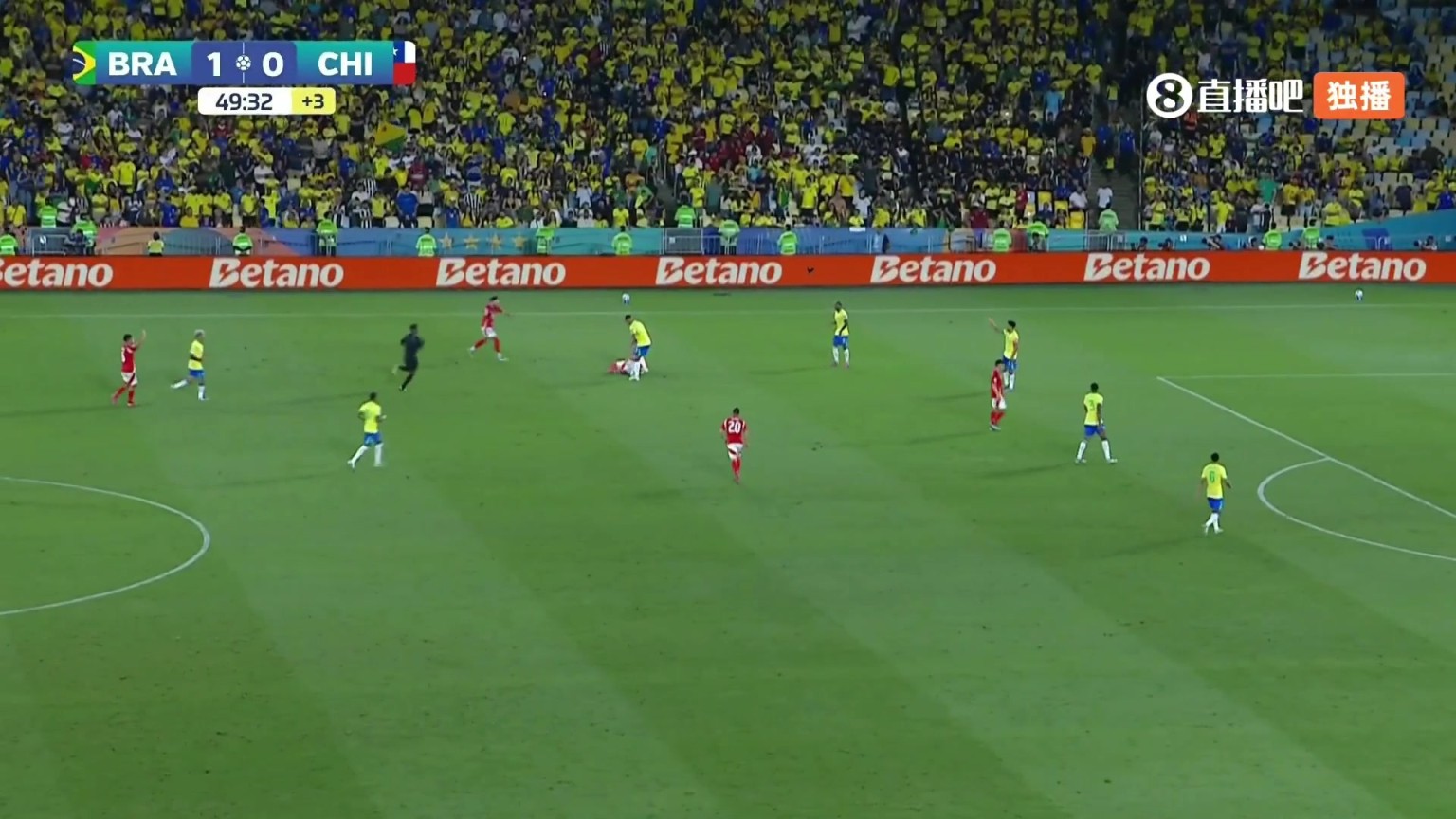 红牌还是黄牌？胖虎报复性踩踏对手被裁判出示黄牌