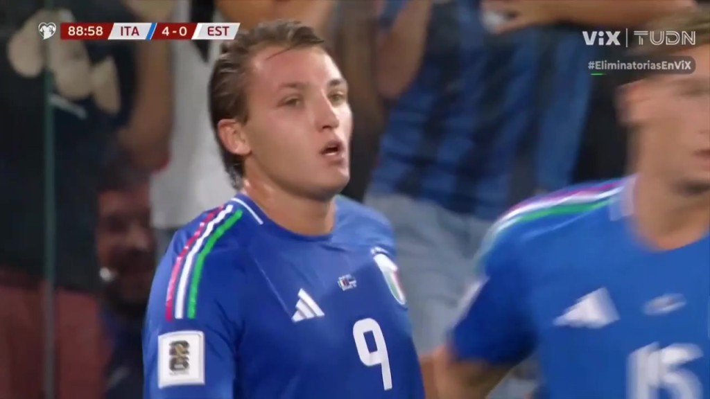 意大利4-0锁定胜局！坎比亚索传中雷特吉头球破门双响！