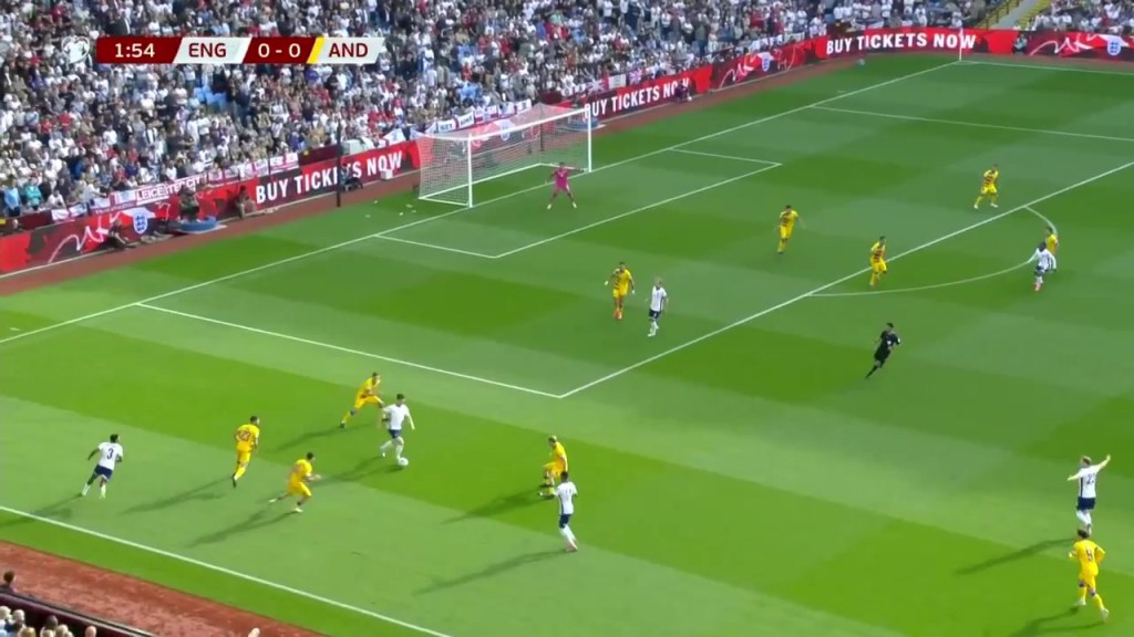 找回状态！拉什福德强突底线上演穿裆过人好戏！