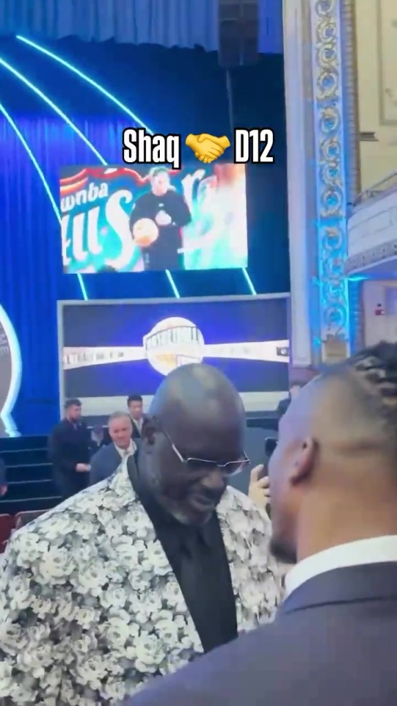 之前都是演的吗霍华德和奥尼尔相互拥抱“化解恩怨”