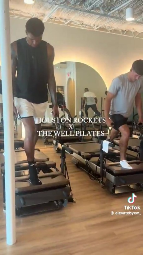 休赛期猛练火箭小贾巴里、谢泼德、杰夫-格林合练普拉提~